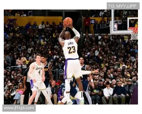 湖人今日比赛沿用常规主场地板,联盟回应NBA杯地板防滑问题 湖人今日比赛沿用常规主场地板,联盟回应NBA杯地板防滑问题