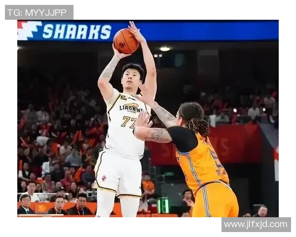 12分大胜，上海男篮变阵奏效，卢伟给洛夫顿下马威 张镇麟10+3领防